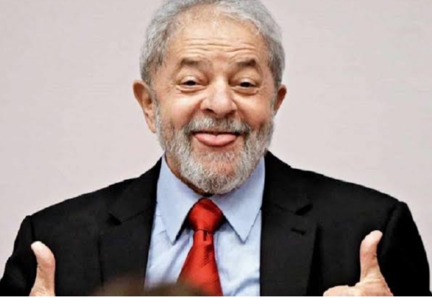 O presidente Lula insiste em censurar as redes sociais