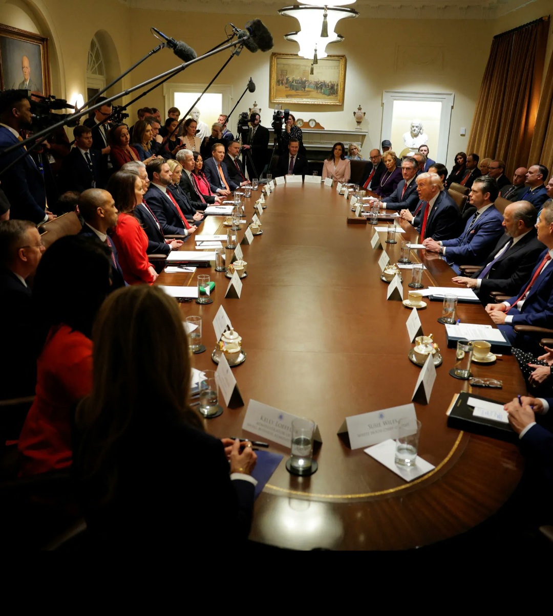 Presidente dos USA Donald Trump em reunião com seu Gabinete de alto risco na Casa Branca