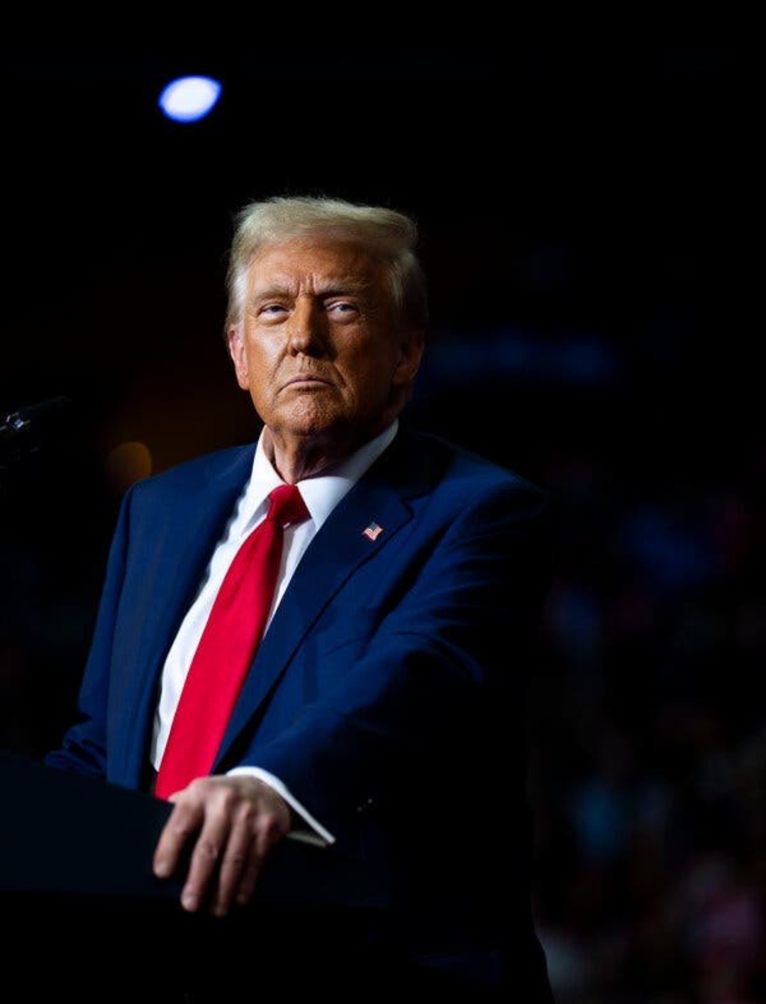 Os USA sofrem em várias cidades protestos. Presente aos 79 anos de Donald Trump