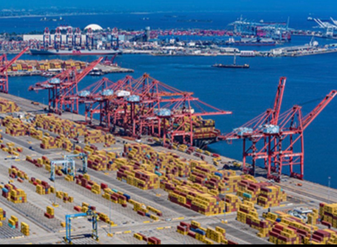 Estados Unidos X China. Tarifas e o Colapso do Comércio Global.